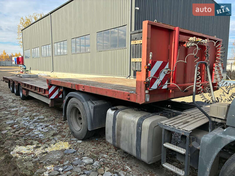 Низкорамна платформа ACTM RB 2001 в Долині