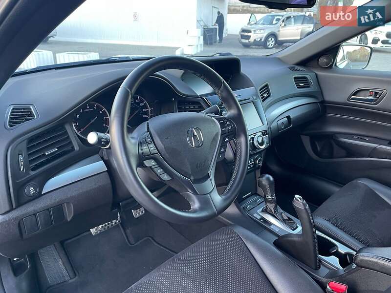 Седан Acura ILX 2015 в Черновцах