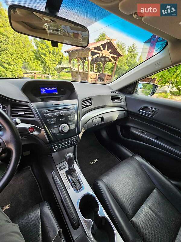 Седан Acura ILX 2013 в Киеве