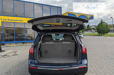 Позашляховик / Кросовер Acura MDX 2010 в 
