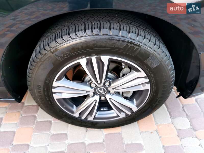 Внедорожник / Кроссовер Acura MDX 2017 в Киеве