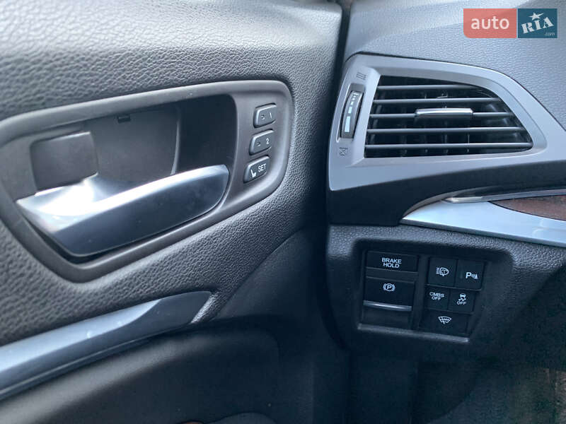 Внедорожник / Кроссовер Acura MDX 2014 в Киеве