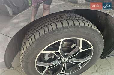 Позашляховик / Кросовер Acura MDX 2015 в 