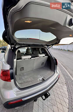 Позашляховик / Кросовер Acura MDX 2011 в 