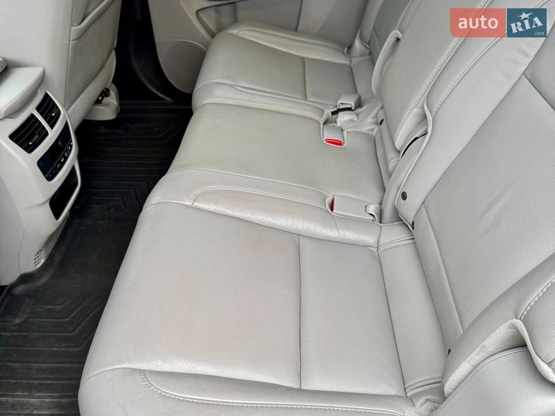 Внедорожник / Кроссовер Acura MDX 2013 в Дубно