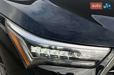 Позашляховик / Кросовер Acura RDX 2018 в 