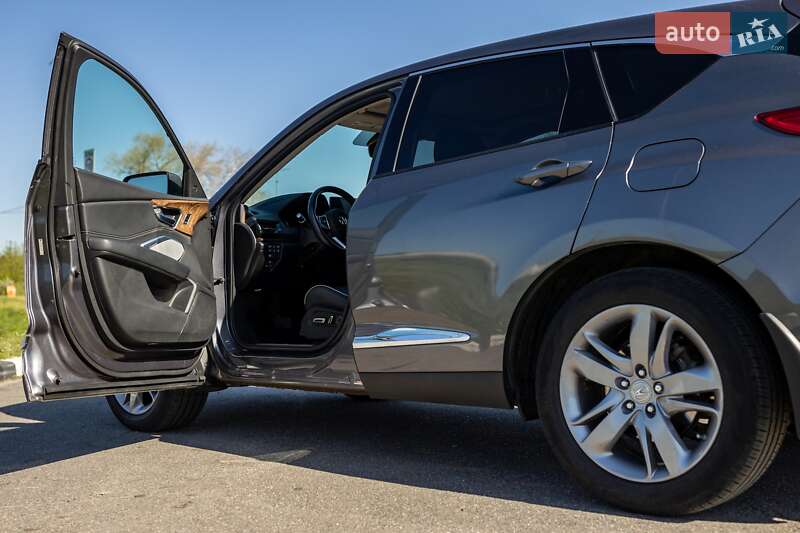 Внедорожник / Кроссовер Acura RDX 2018 в Киеве