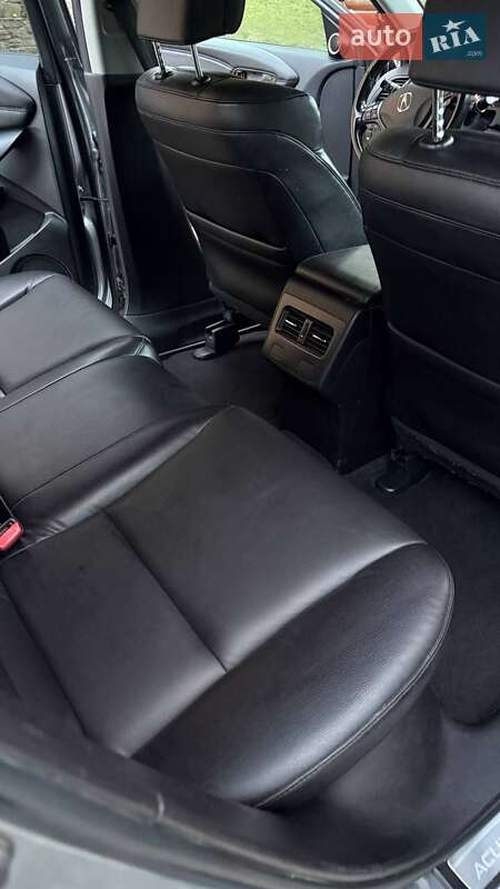 Внедорожник / Кроссовер Acura RDX 2017 в Надворной