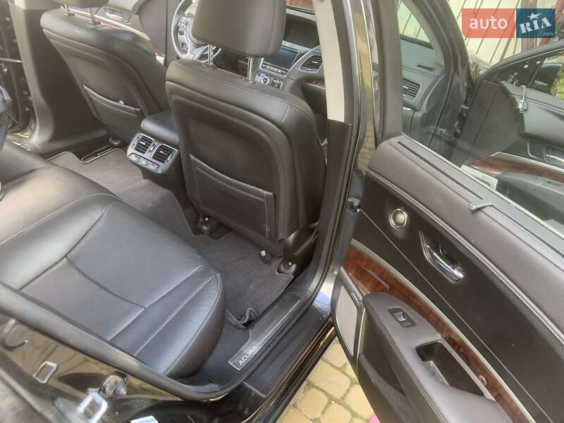 Седан Acura RLX 2015 в Львові