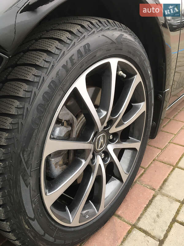 Седан Acura TLX 2018 в Львове