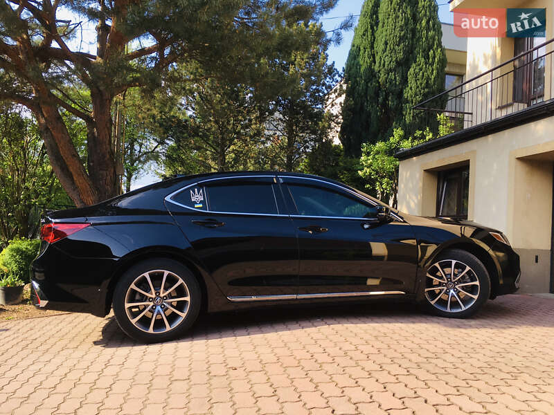 Седан Acura TLX 2018 в Львове