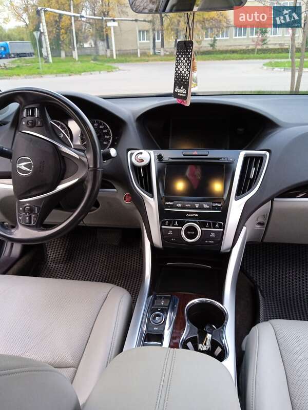 Седан Acura TLX 2015 в Калуше
