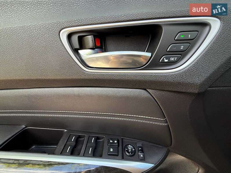 Седан Acura TLX 2017 в Киеве
