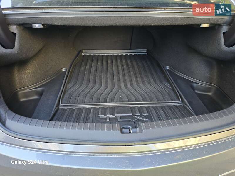 Седан Acura TLX 2018 в Киеве