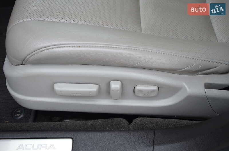 Седан Acura TLX 2016 в Павлограді