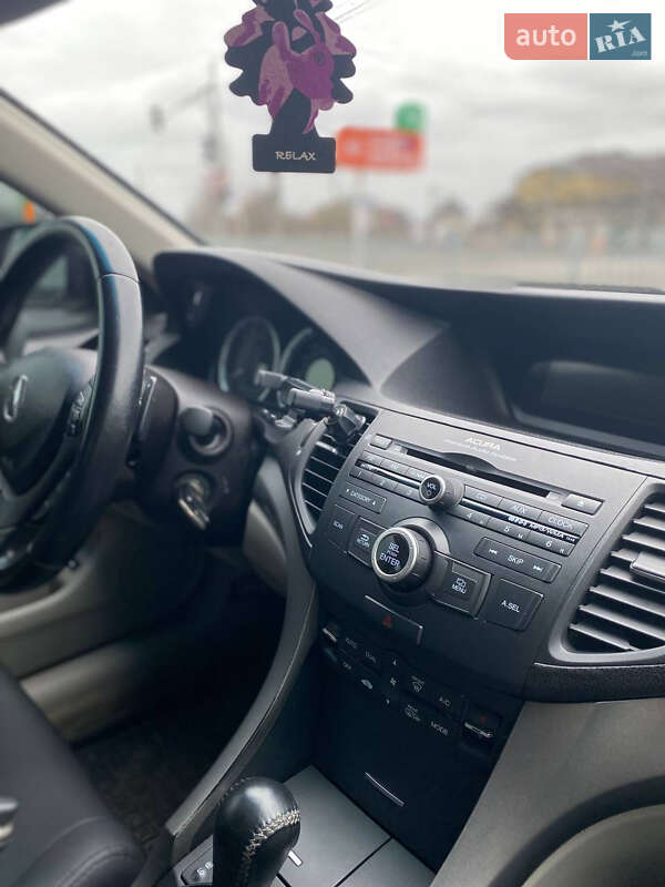 Седан Acura TSX 2010 в Клевані