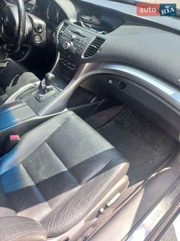 Седан Acura TSX 2010 в Миронівці
