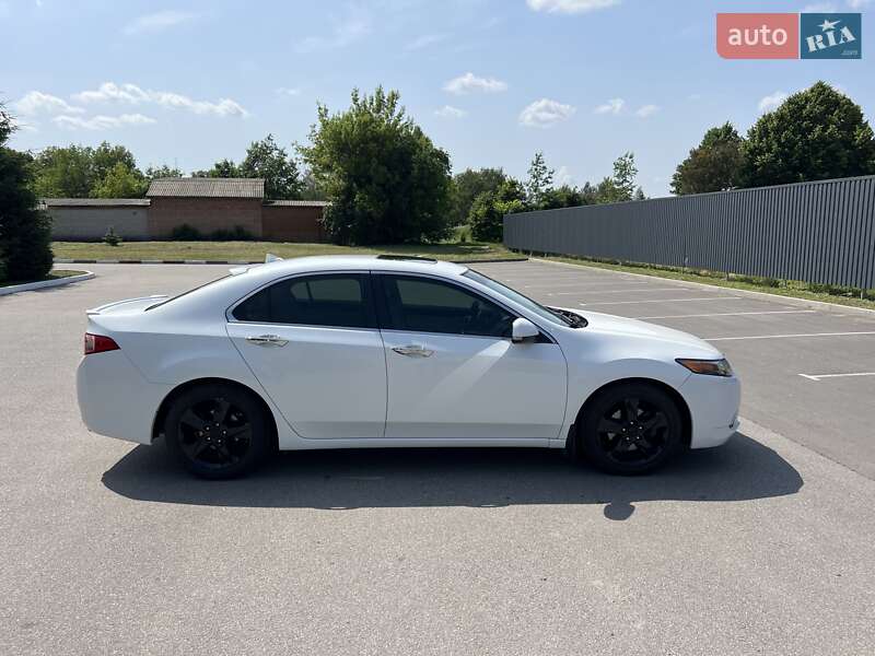 Седан Acura TSX 2011 в Богуславі