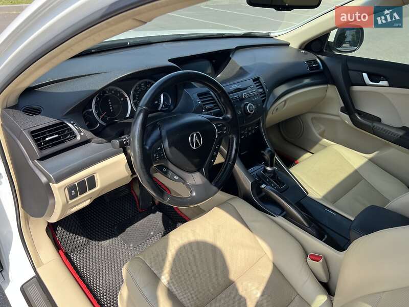 Седан Acura TSX 2011 в Богуславі