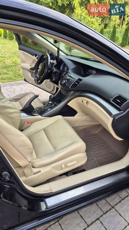Седан Acura TSX 2011 в Львові