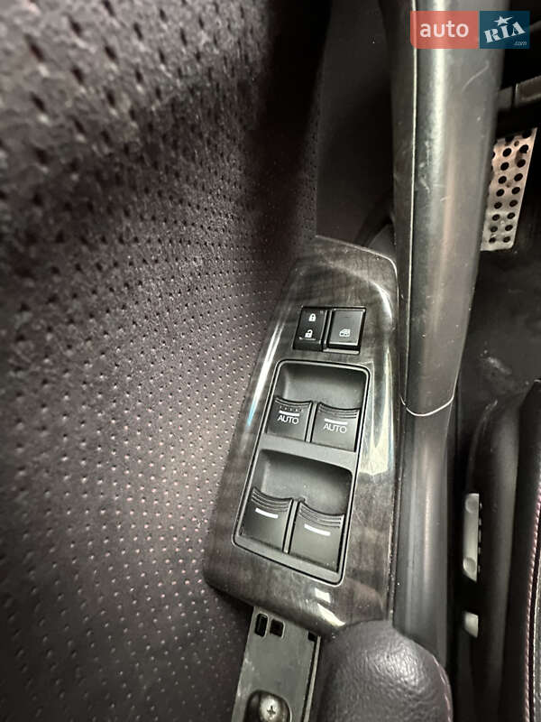Седан Acura TSX 2013 в Львові