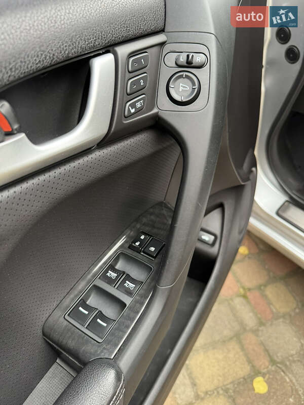 Седан Acura TSX 2013 в Киеве