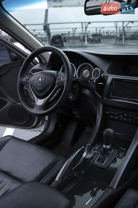 Седан Acura TSX 2013 в Киеве