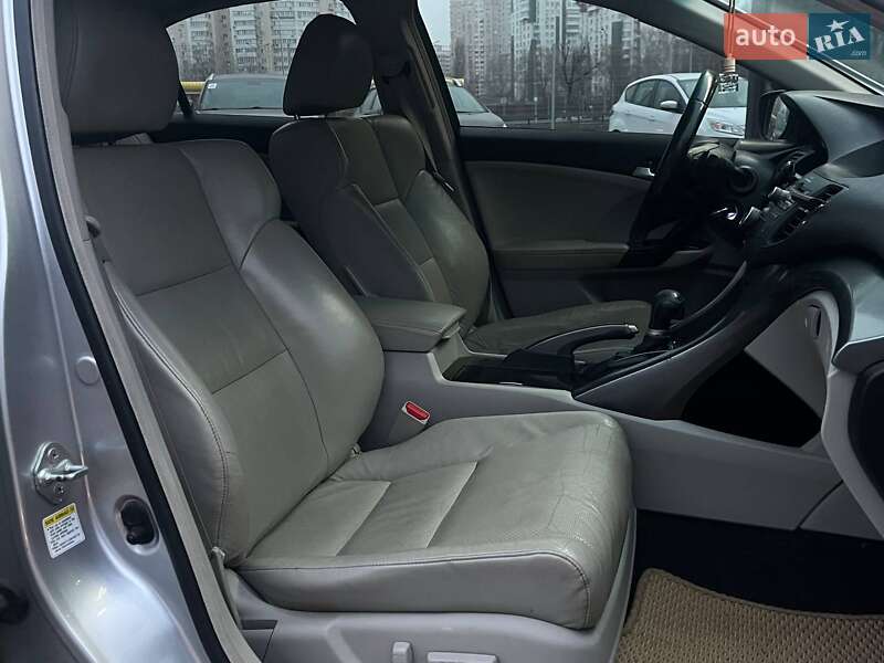 Седан Acura TSX 2013 в Киеве