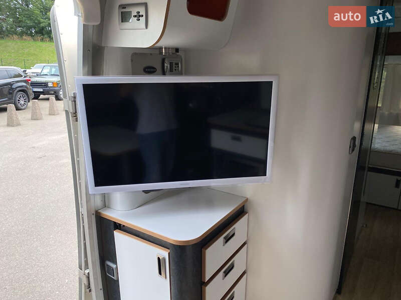 Дом на колесах Airstream International 2009 в Киеве