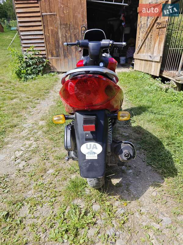 Скутер Akumoto XT 2008 в Чорній Тисі