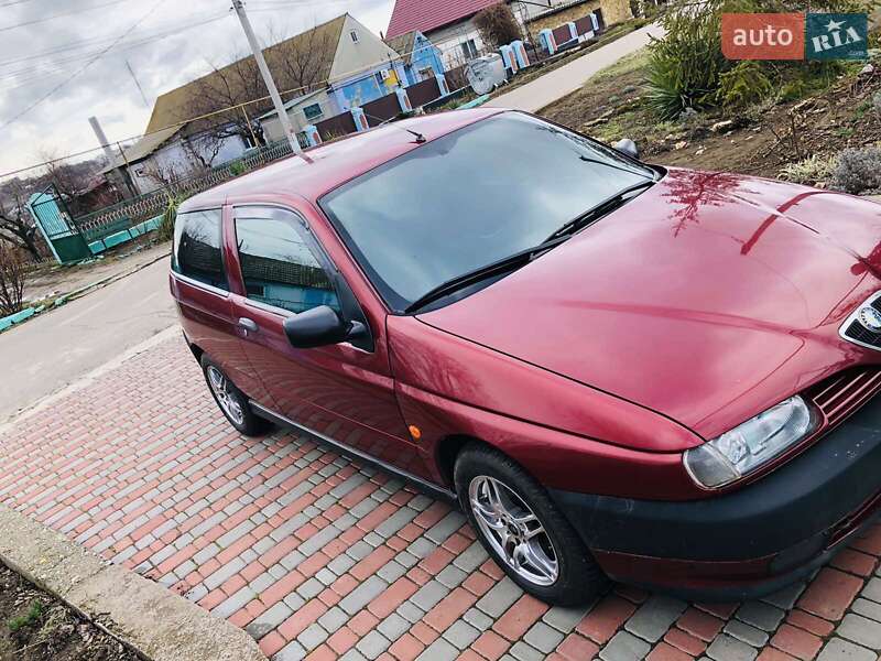 Хетчбек Alfa Romeo 145 1997 в Овідіополі