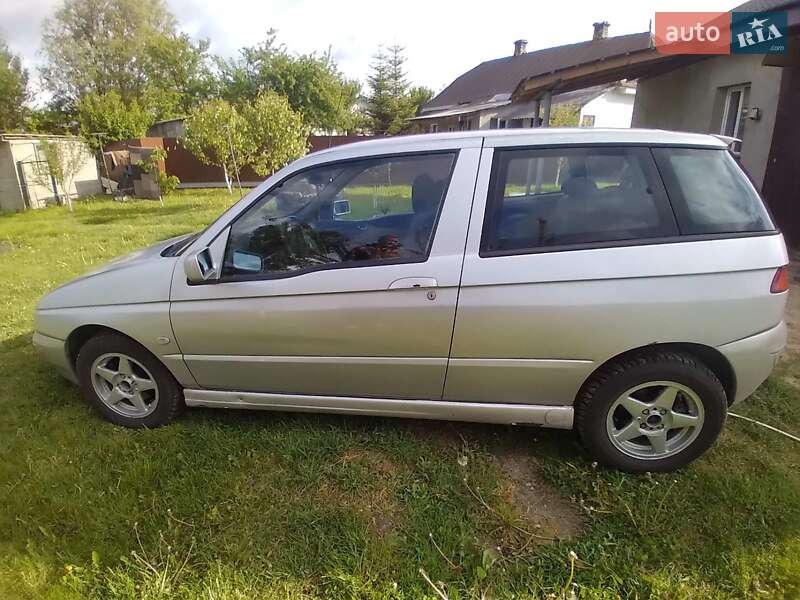 Хетчбек Alfa Romeo 145 2000 в Любомлі фото 3 Хетчбек Alfa Romeo 145 2000 в Любомлі