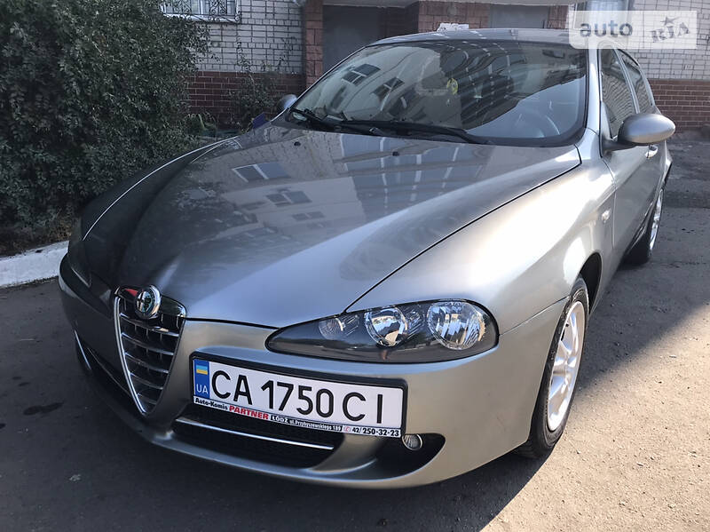 Хэтчбек Alfa Romeo 147 2007 в Смеле