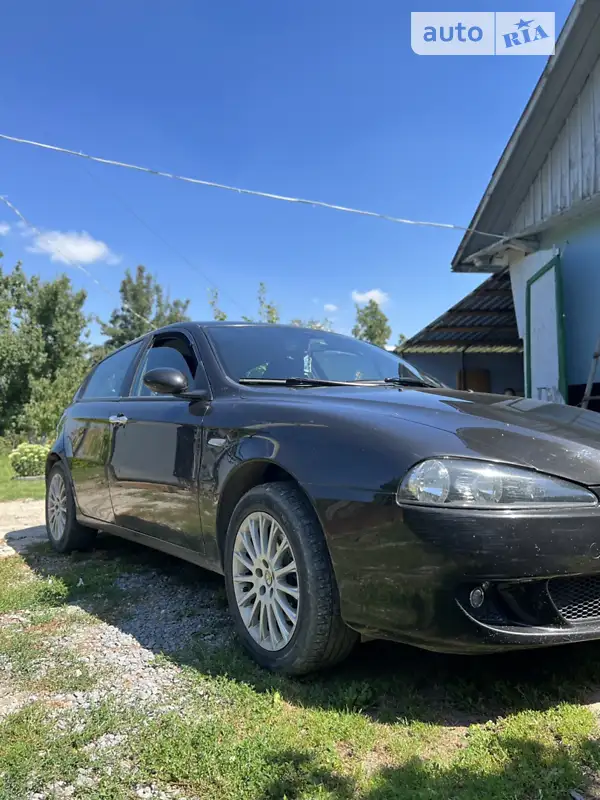 Хетчбек Alfa Romeo 147 2005 в 