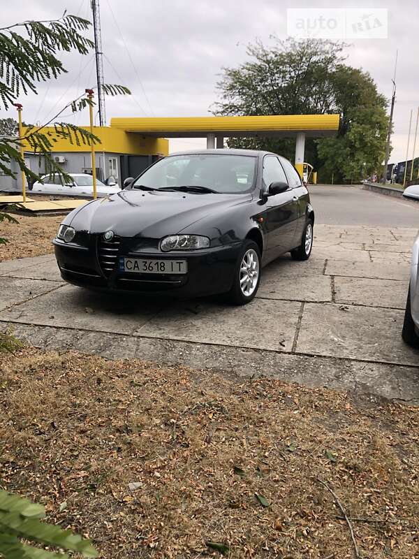 Хэтчбек Alfa Romeo 147 2003 в Смеле