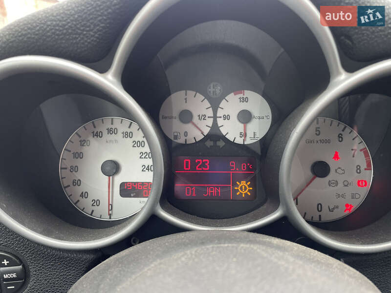 Хэтчбек Alfa Romeo 147 2001 в Вишневом