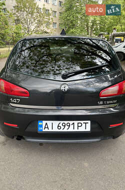 Хетчбек Alfa Romeo 147 2005 в 