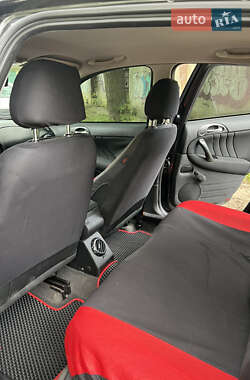 Хетчбек Alfa Romeo 147 2005 в 