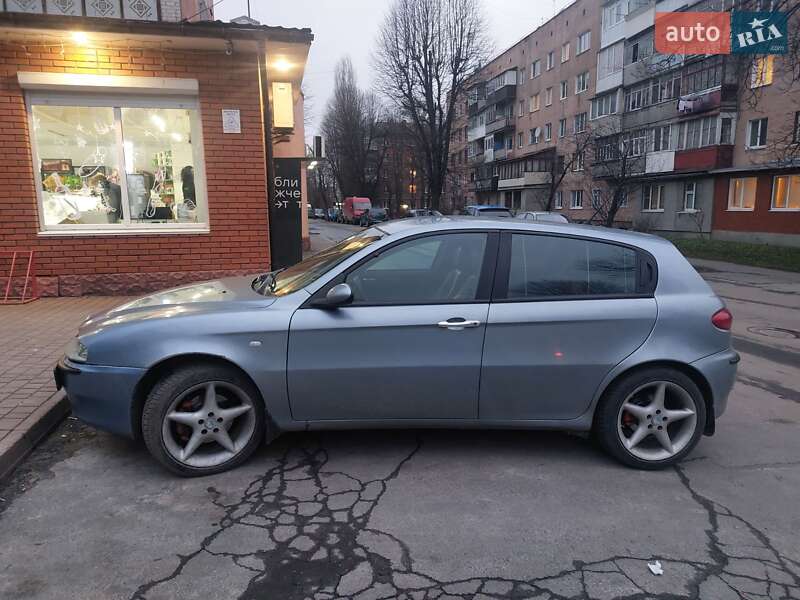 Хэтчбек Alfa Romeo 147 2002 в Хмельницком