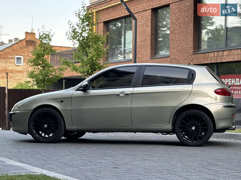 Хэтчбек Alfa Romeo 147 2003 в Львове