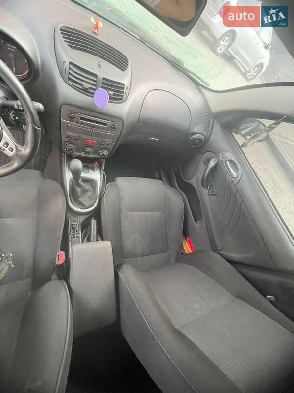 Хэтчбек Alfa Romeo 147 2008 в Ивано-Франковске