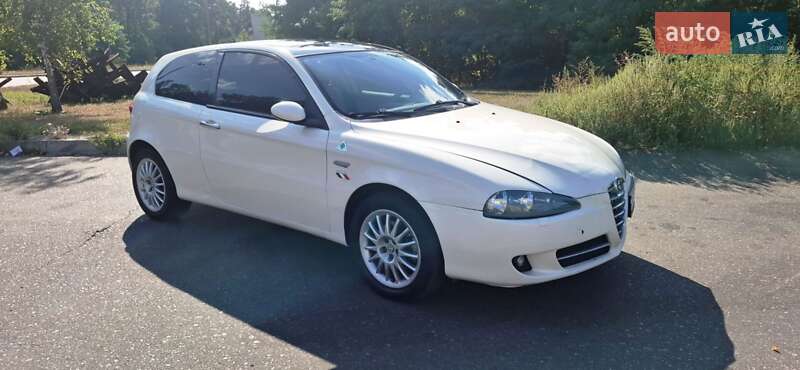 Хэтчбек Alfa Romeo 147 2007 в Киеве фото 6 Хэтчбек Alfa Romeo 147 2007 в Киеве