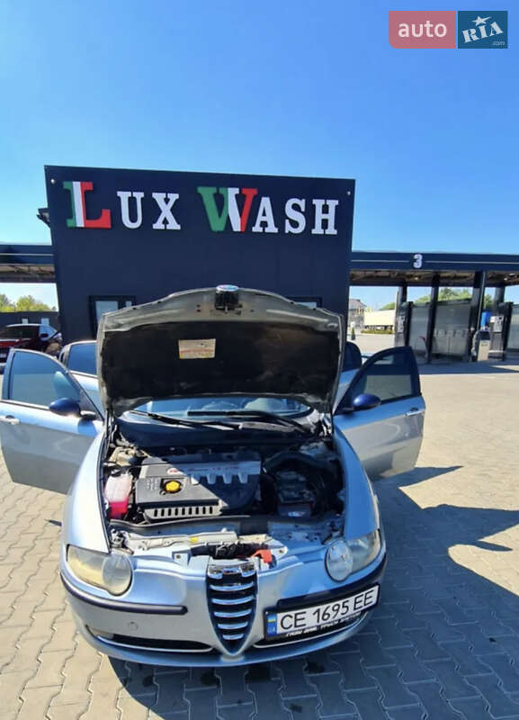 Хэтчбек Alfa Romeo 147 2004 в Черновцах