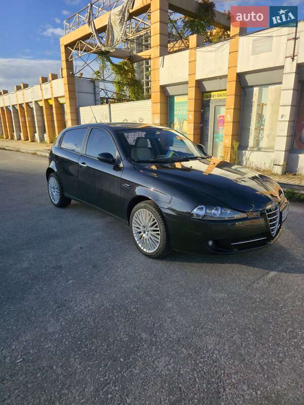 Хэтчбек Alfa Romeo 147 2006 в Киеве фото 4 Хэтчбек Alfa Romeo 147 2006 в Киеве