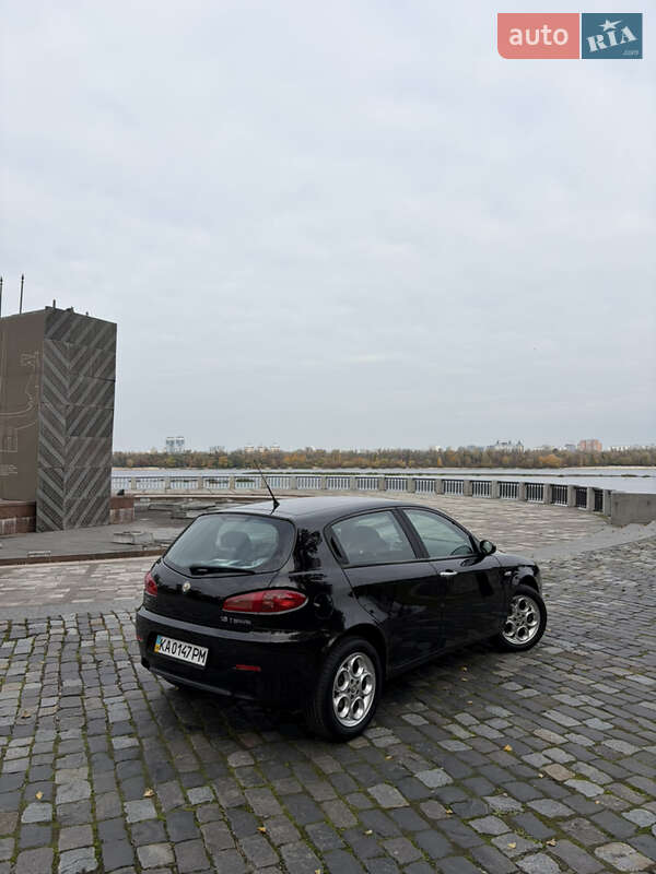 Хэтчбек Alfa Romeo 147 2009 в Киеве