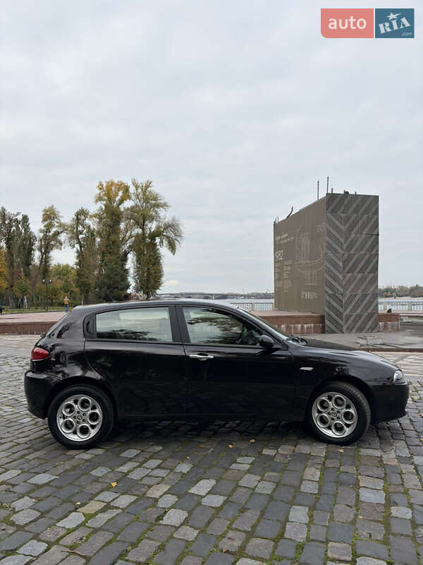 Хэтчбек Alfa Romeo 147 2009 в Киеве