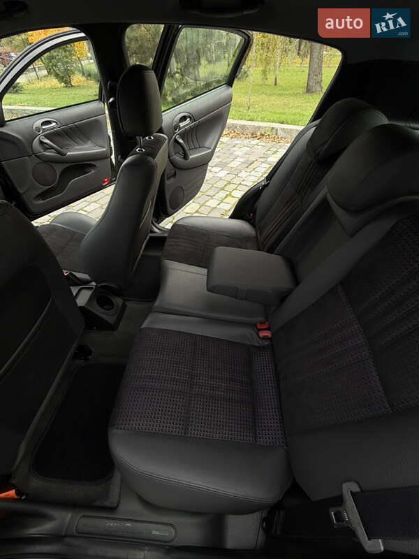 Хэтчбек Alfa Romeo 147 2009 в Киеве