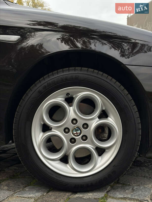 Хэтчбек Alfa Romeo 147 2009 в Киеве