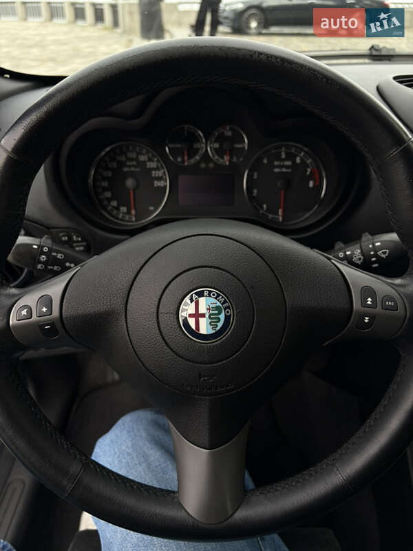 Хэтчбек Alfa Romeo 147 2009 в Киеве