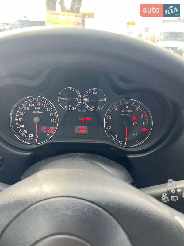 Хэтчбек Alfa Romeo 147 2008 в Вишневом фото 7 Хэтчбек Alfa Romeo 147 2008 в Вишневом